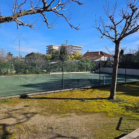 La Louisiane 2p Rdj Pool Apartman